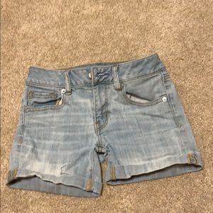 Light wash American eagle shorts